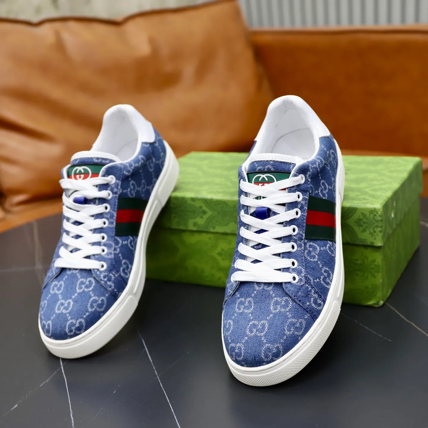 Ex-factory price: 400💰🙅‍♂️🙅‍♂️🙅‍♂️ Brand: Gucci GUCCi Standard code: 38-44 (45 customized) Grade: Same as the official website Material: Original leather splicing Comfortable and breathable sheepskin lining Original wear-resistant outsole Style category: Men's fashionable casual shoes Running sneakers Distinguished luxury brand elements Top luxury Color: actual picture color